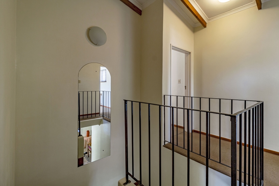 5 Bedroom Property for Sale in Lochnerhof Western Cape